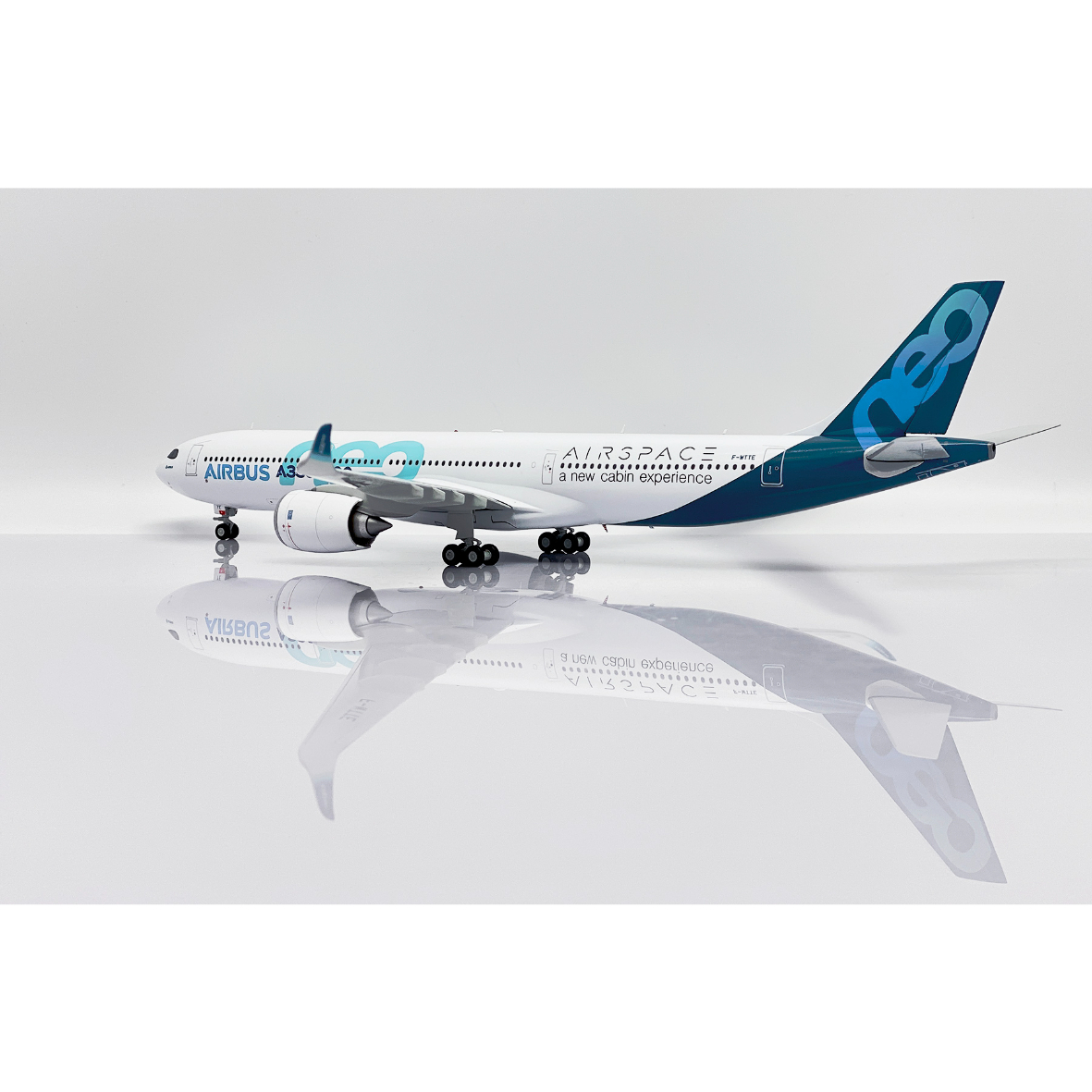 飛行機 航空機 模型 A330-800 neo エアバス社 ハウスカラー Herpa Wings A330-800neo エアバス社 ハウスカラー F-WTTO 1/200