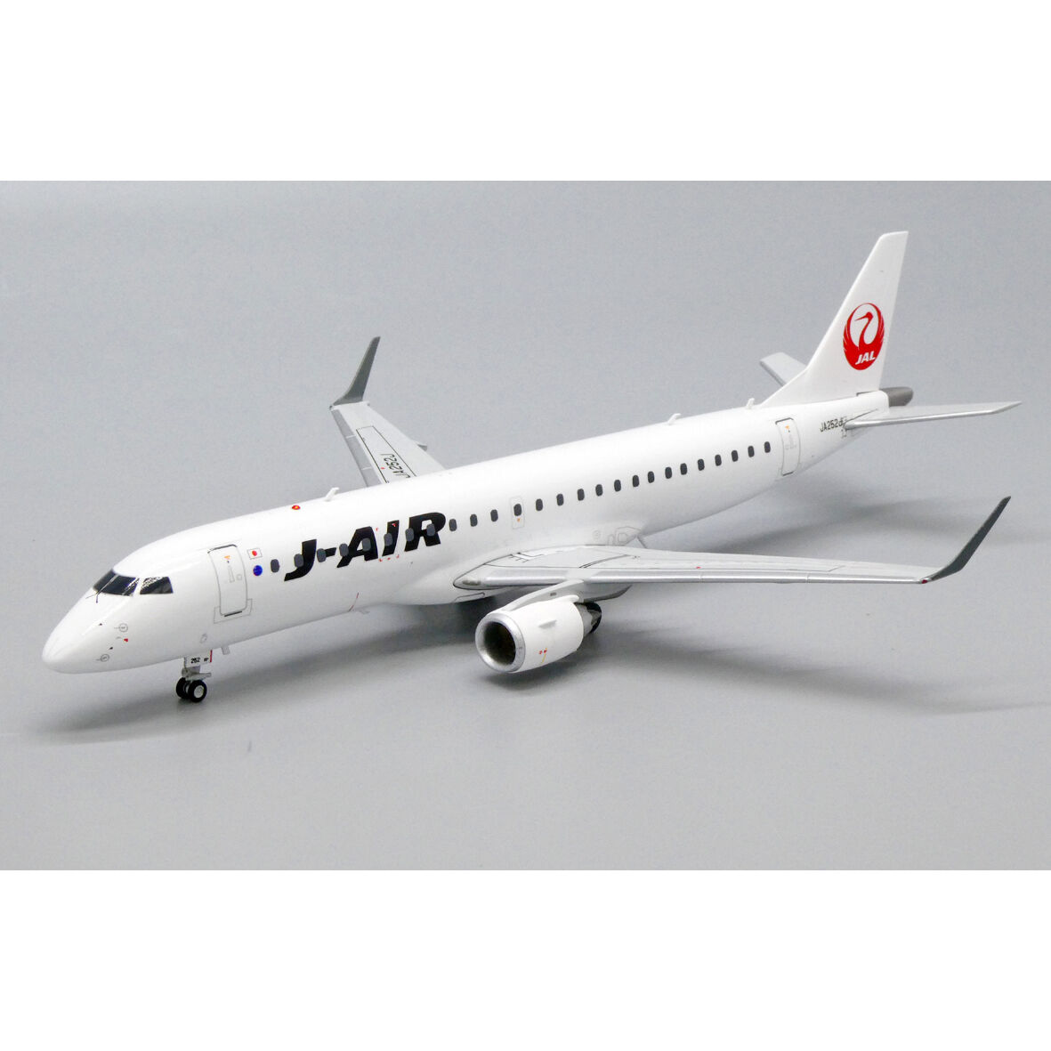 飛行機模型1/200 JC wings J-AIR エンブラエルERJ190 - 航空機