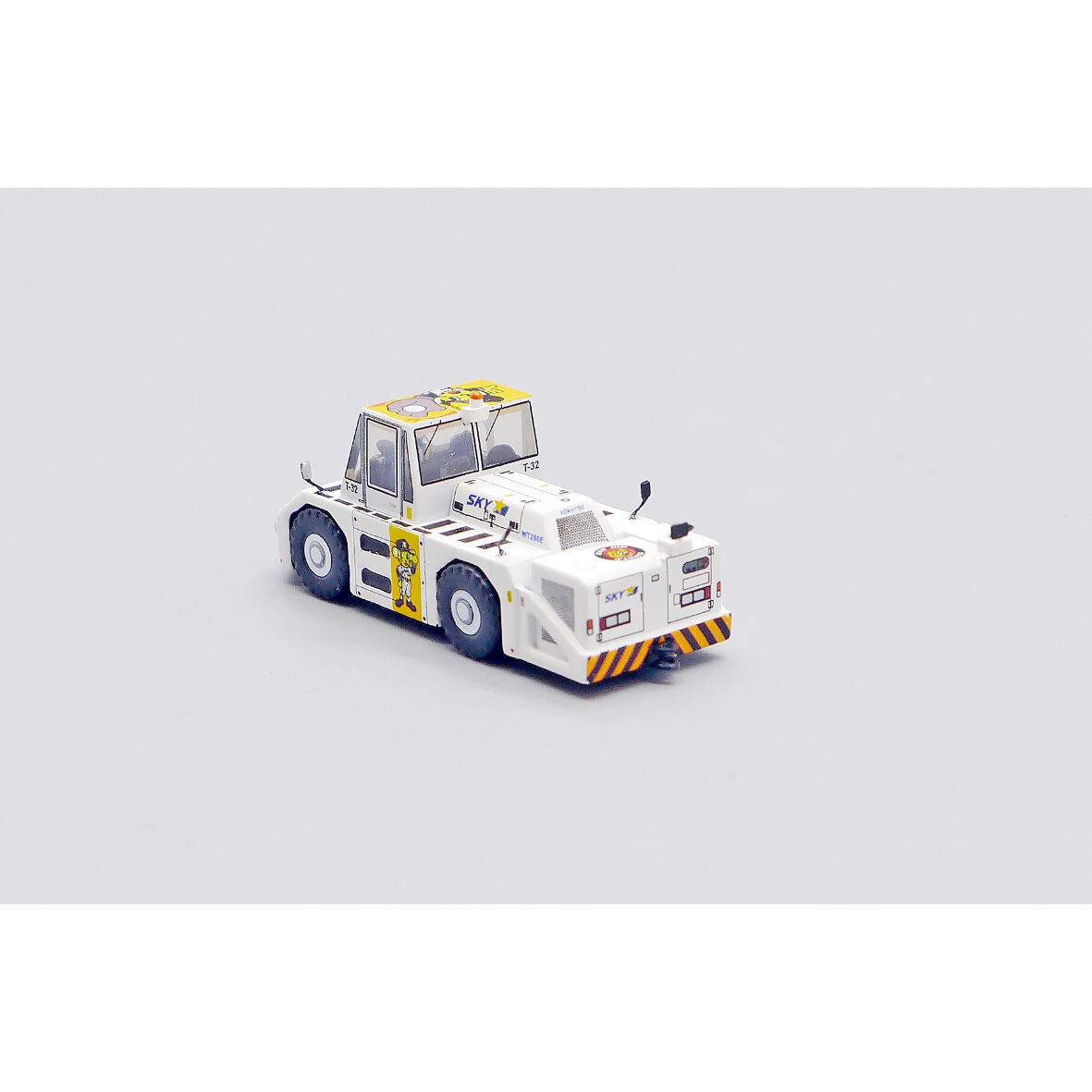 1/200 トーイングトラクターWT250E スカイマーク タイガースラッピング