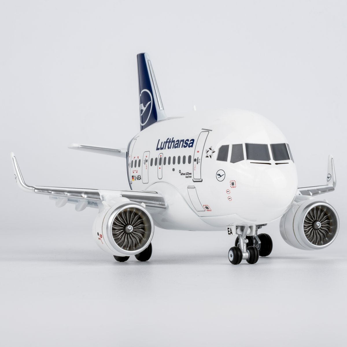 お取り寄せ商品】（たまごひこうき・Snap-Fit Cute）A321neo ルフトハ
