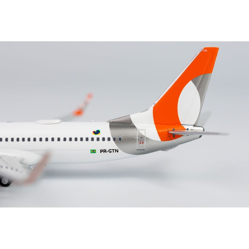 お取り寄せ商品】1/400 737-800/w ゴル航空[ドメイン付き塗装]