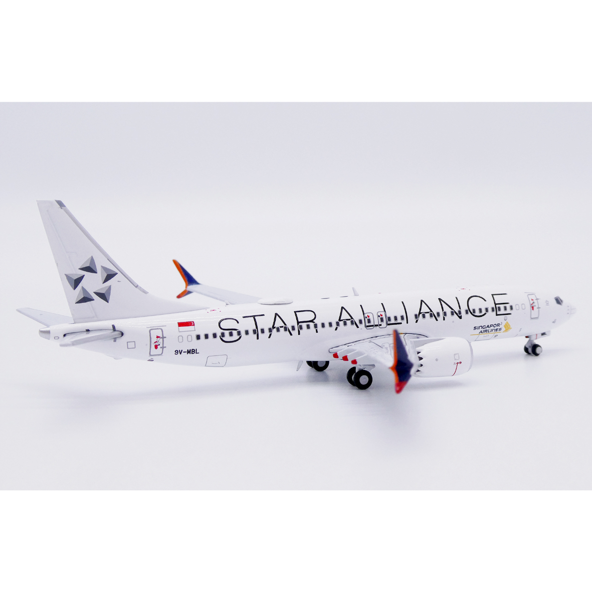 限時セール】【お取り寄せ商品】1/400 737 MAX 8 シンガポール航空