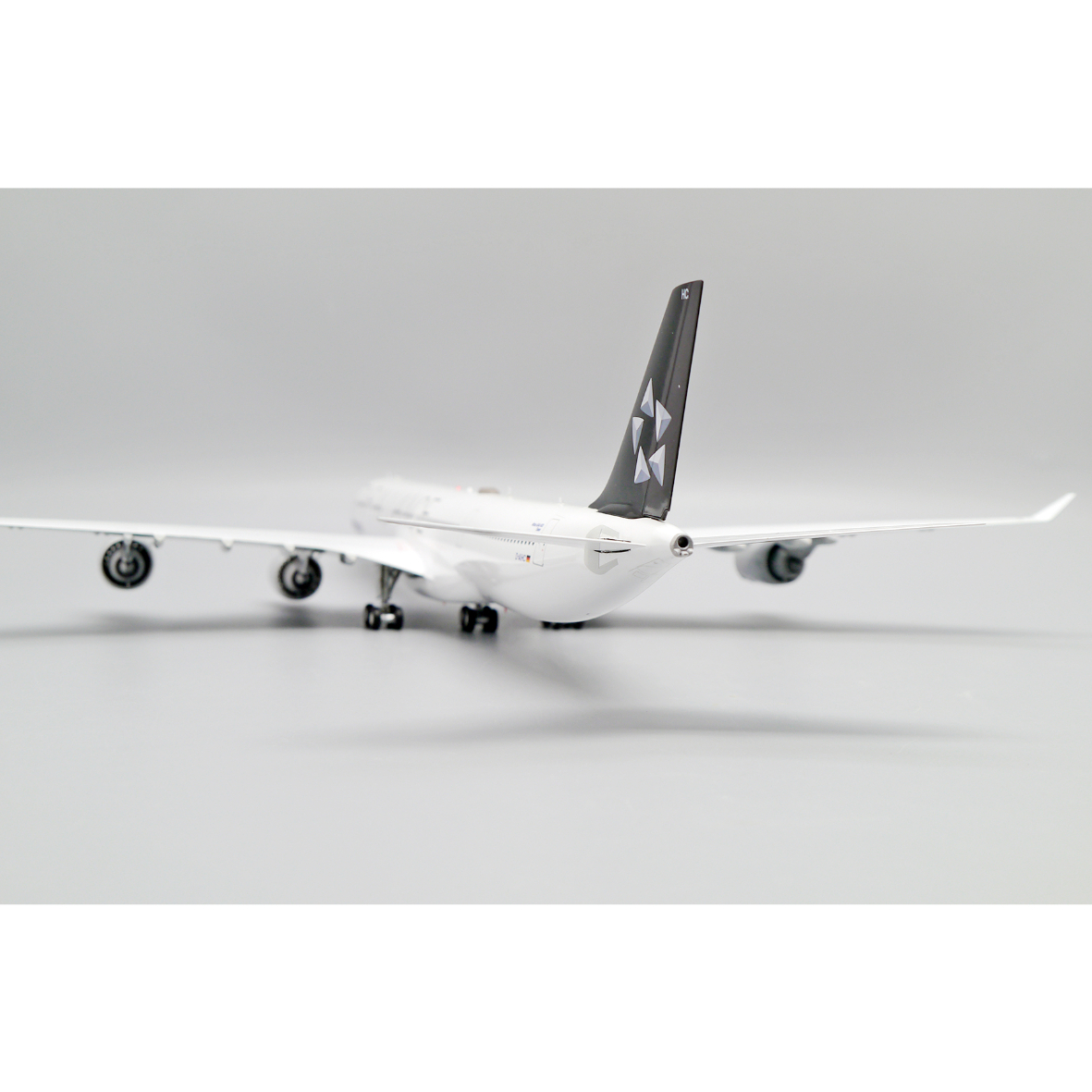 【レア品】シャバク 1/600 ルフトハンザドイツ航空 A340 スタアラ塗装 お取り寄せ商品】1/200 A340-600 ルフトハンザドイツ航空「スター