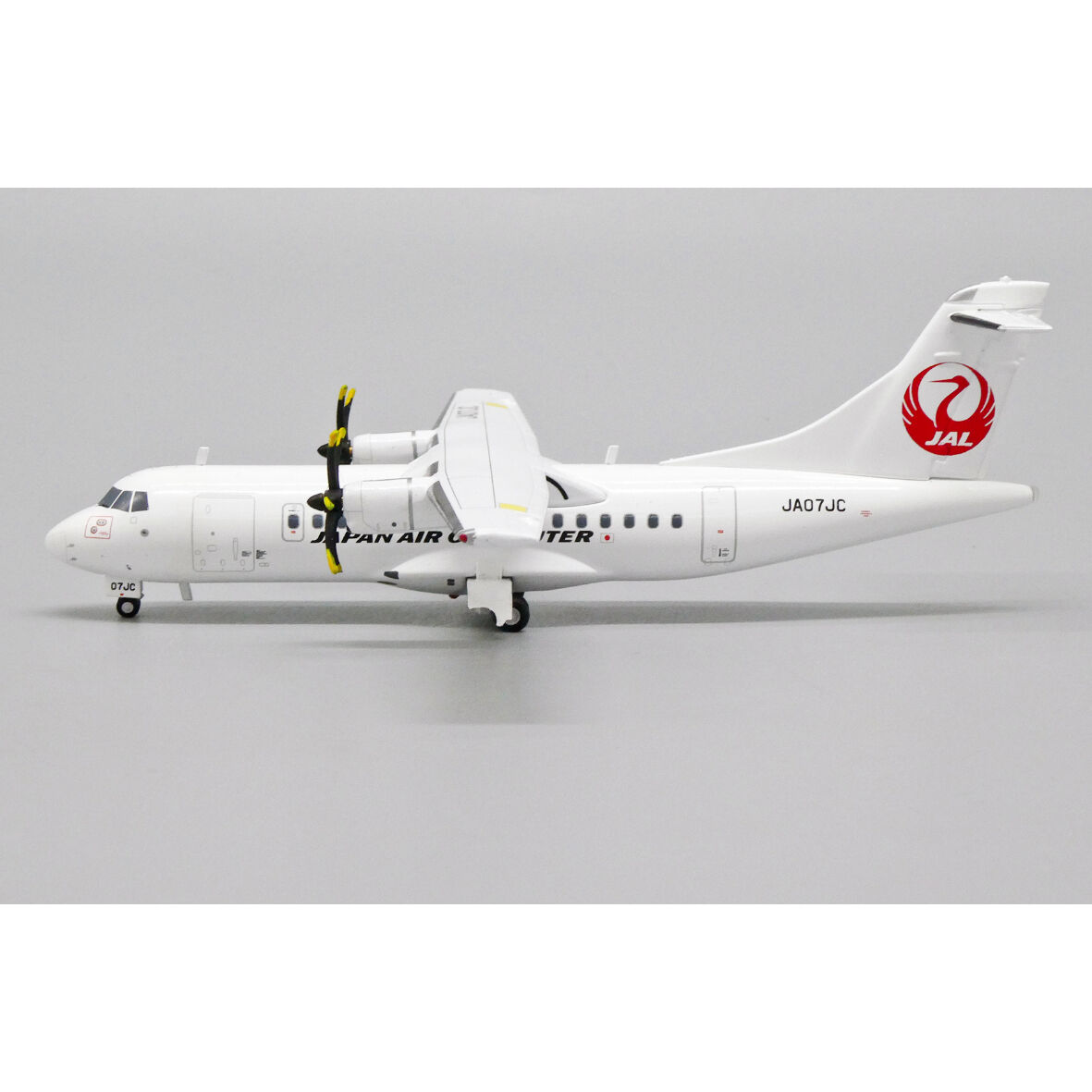 【非売品・新商品情報】1/200 ATR42-600 JAC 日本エア 
