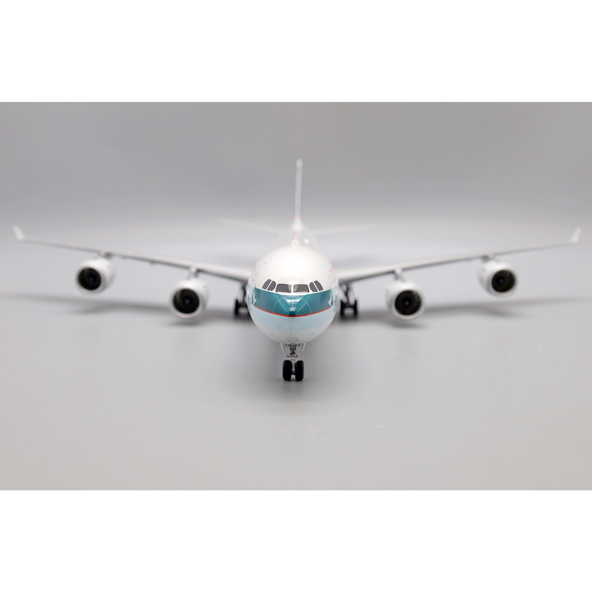 1/200 A340-600 キャセイパシフィック航空 B-HQC |