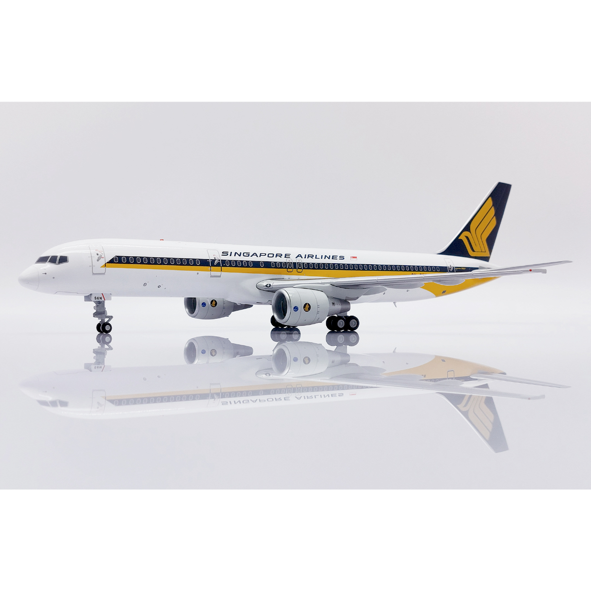 (新品未使用) 激レア Aviationtag シンガポール航空 9V-SKA お取り寄せ商品】1/200 757-200 シンガポール航空 9V-SGN | ひこ