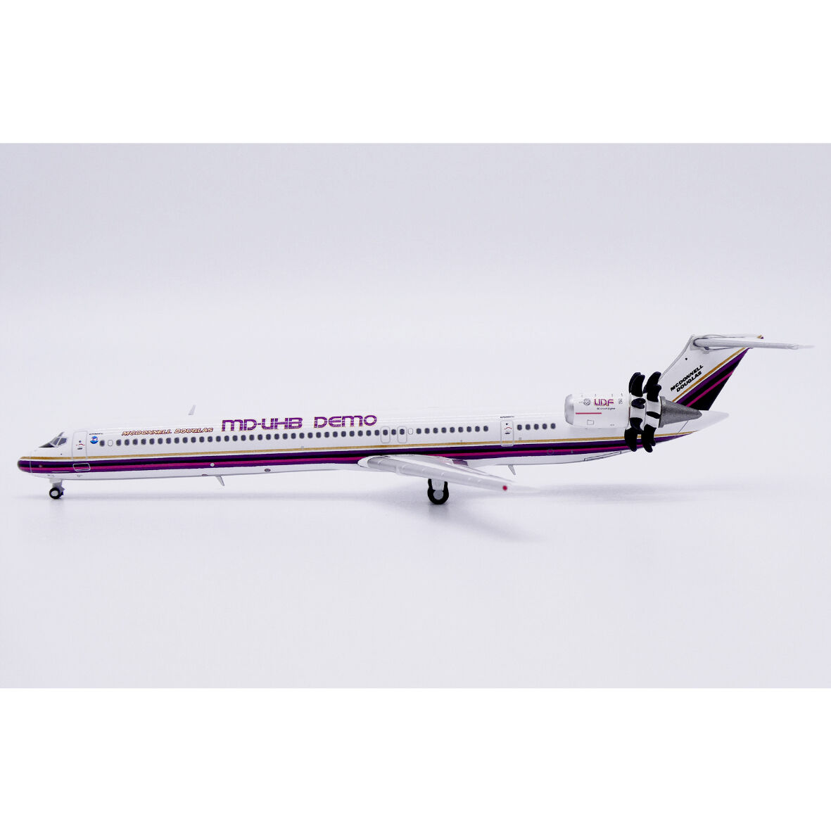 Ph JAS MD-81 マクドネル・ダグラス JA8498 1/400 新品 Phoenix 1:400