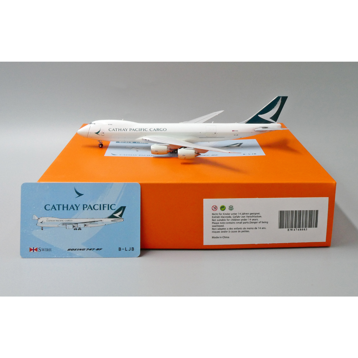 1/400 Cathay Pacific B747-8F カーゴドア開閉可 original