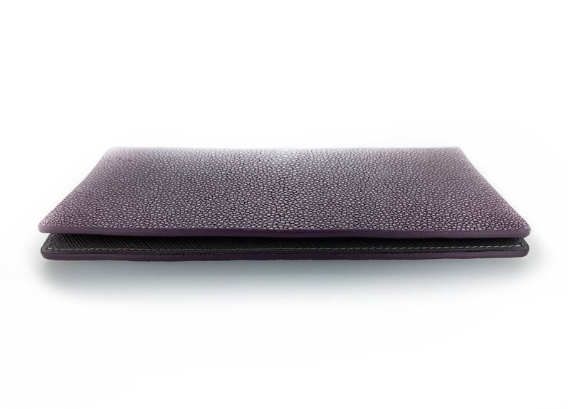 二つ折り長財布【紫】 | STINGMAN -stingray leather-