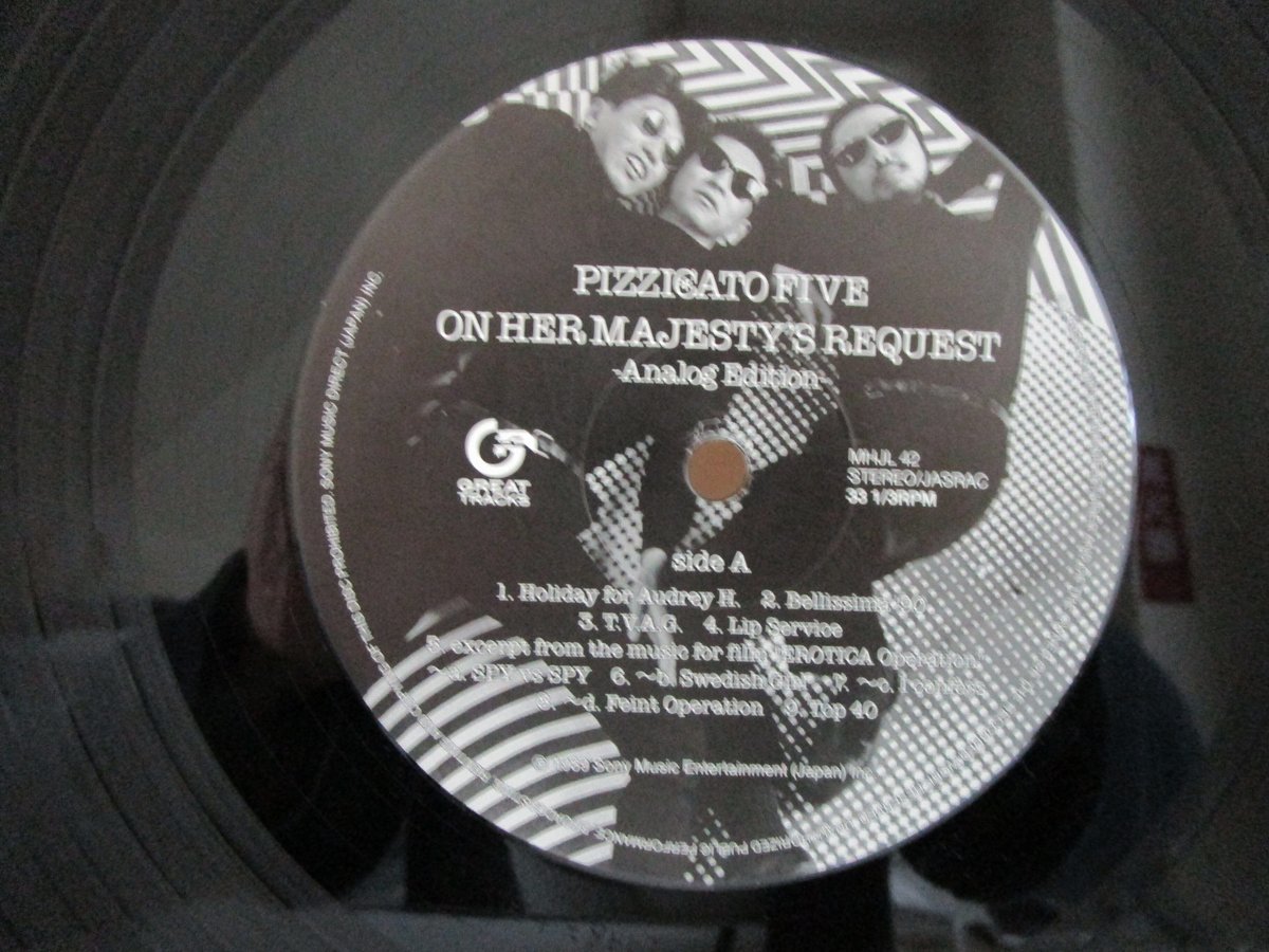 PIZZICATO FIVE / 女王陛下のピチカート・ファイヴ | TOHTO