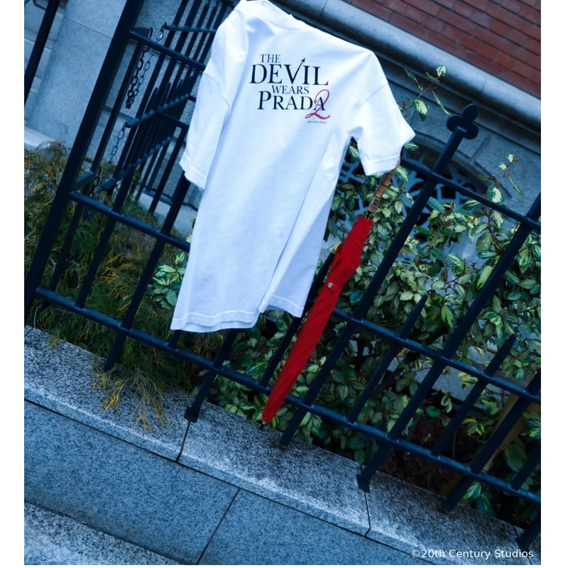 プラダを着た悪魔2 / weber]T shirt with Key Chain (Andy