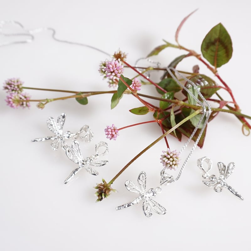 【匿名配送】トンボモチーフ ペンダントトップ silver ペンダントトップ トンボ⭐︎ | 鋳金工房~k18/silver