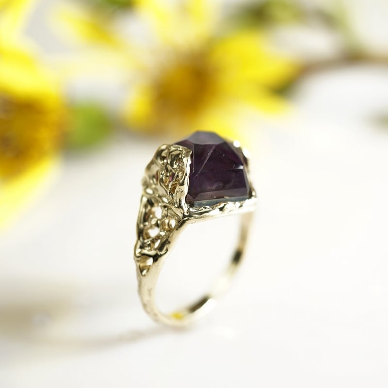 K18リング 黒い石付き k18 アメシスト × 黒蝶貝 指輪 | 鋳金工房