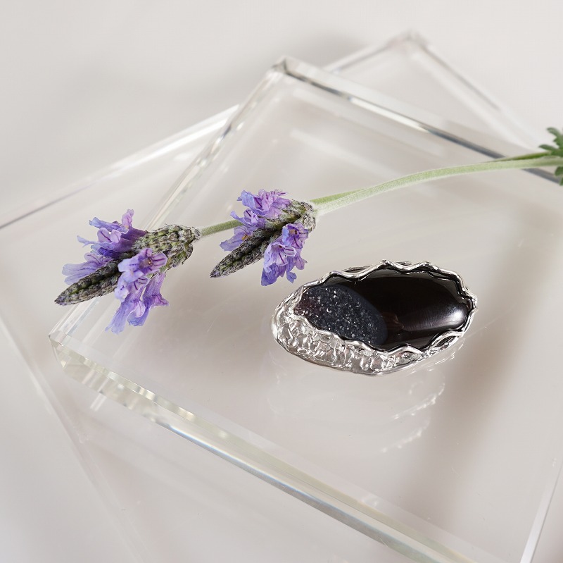 silver 結晶オニキスのブローチ | 鋳金工房