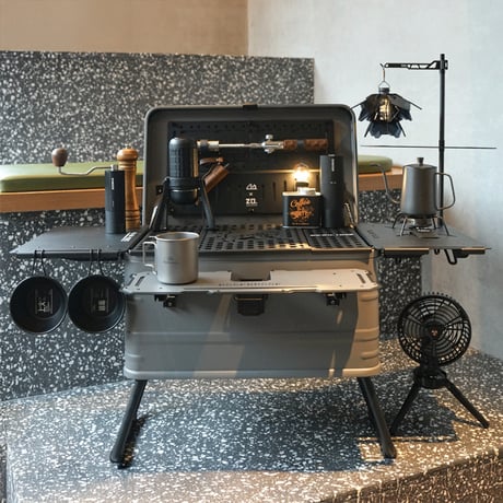 トーゴ カメレオンの人形 アルミ トーゴ カメレオンの人形 アルミ