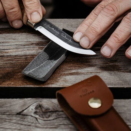 シャープニングストーン(革ケース付) SHARPENING STONE (LEATHER SHEATH) 1511010【Marttiini】