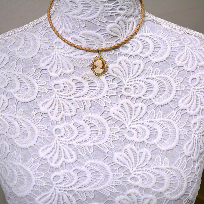 カメオネックレス シェルカメオ 18金ゴールド ダイヤ付き  