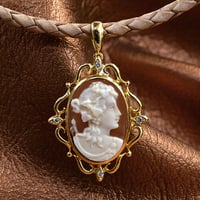 日本を代表するトップジュエリーデザイナー製作 シェルカメオブローチ