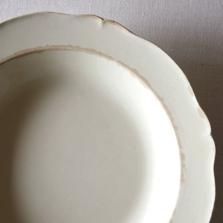 クレイユ／素朴に枯れた深さのある花リムプレート CREIL／PLATE CR45
