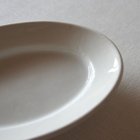 フランスのとても小さくて可憐なオーバルプレート FRANCE／OVAL PLATE F239