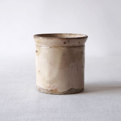 フランスの燻んだクリーム色のポット FRANCE／POT F56