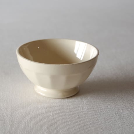 フランスの小さくて素朴な生成り色のカフェオレボウル FRANCE／BOWL  F192