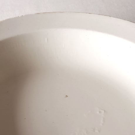 イタリアの肉厚で素朴な生成色の深さのある大きなプレート ITALY／PLATE  IT3