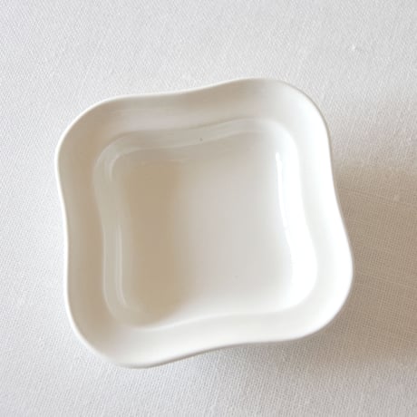 ウエッジウッド／繊細で美しいディネットスクエア型の深皿 WEDGWOOD／DINETTE PLATE  WEDG72