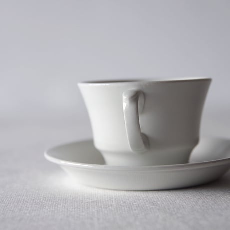 アラビア／エレガントなデミカップ＆ソーサー ARABIA／CUP & SAUCER A33