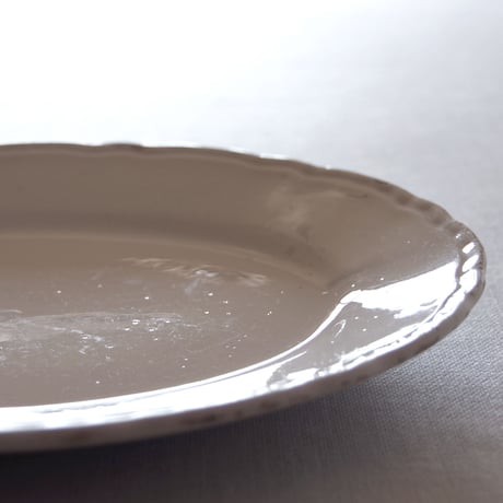イタリアの可憐な白釉のフリルリムオーバルプレート ITALY／PLATE  IT2