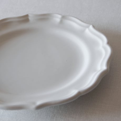 ジアン／ぽてっとやわらかい花リムプレート GIEN／PLATE G44
