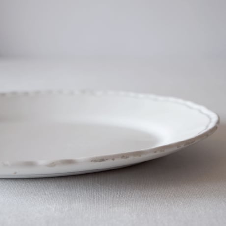 イタリアの可憐な白釉のフリルリムオーバルプレート ITALY／PLATE  IT2