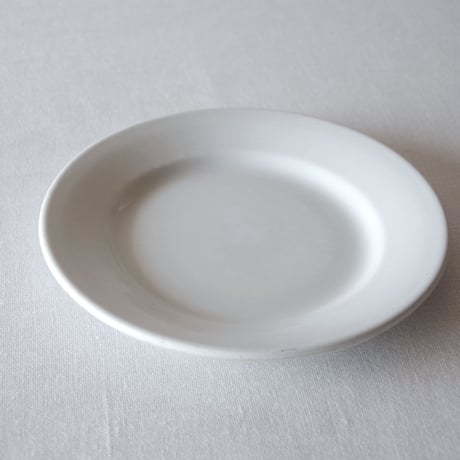 フランスの使い込まれたぽってりとしたプレート FRANCE／PLATE F110