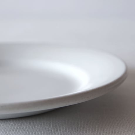 フランスの使い込まれたぽってりとしたプレート FRANCE／PLATE F112