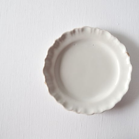 南仏白釉の然りげ無く綺麗な花リムプレート SOUTHERN FRANCE／PLATE SF107