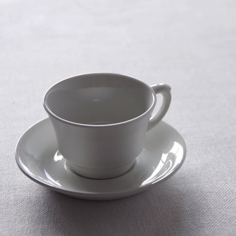 アラビア／エレガントなデミカップ＆ソーサー ARABIA／CUP & SAUCER A33
