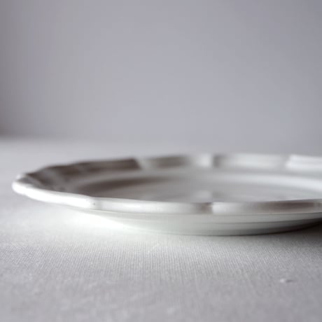 ジアン／ぽてっとやわらかい花リムプレート GIEN／PLATE G27