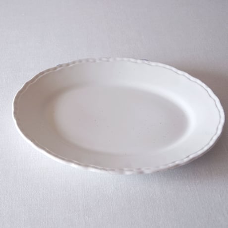 イタリアの可憐な白釉のフリルリムオーバルプレート ITALY／PLATE  IT2