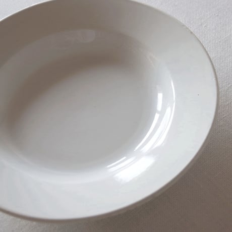 ジアン／とろんと美しい釉調の深さのあるプレート GIEN／PLATE G88