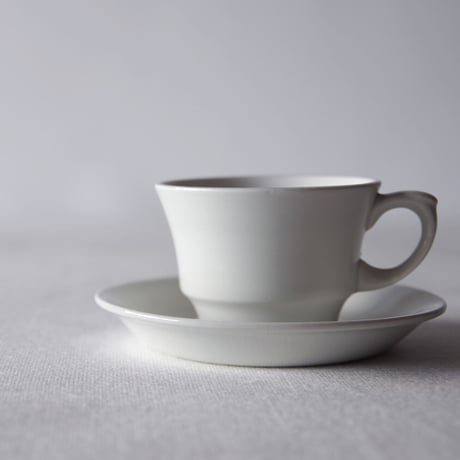 アラビア／エレガントなデミカップ＆ソーサー ARABIA／CUP & SAUCER A33