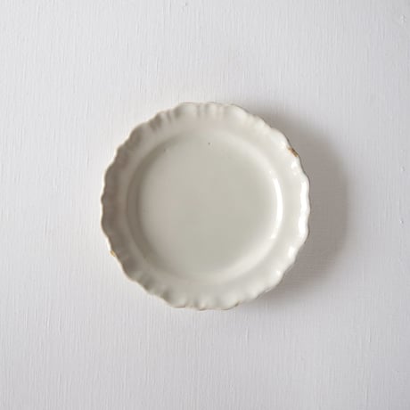 南仏白釉の然りげ無く綺麗な花リムプレート SOUTHERN FRANCE／PLATE SF107