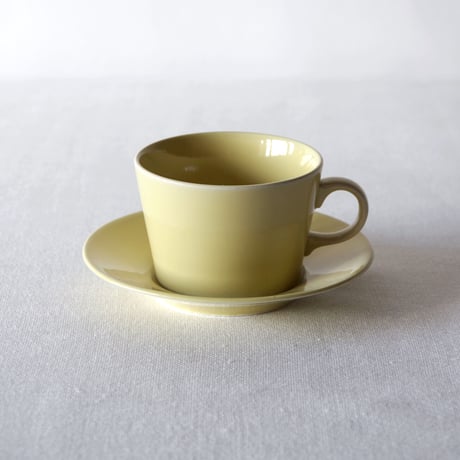 アラビア／キルタ ティーカップ＆ソーサー  ARABIA／KILTA TEA CUP & SAUCER A22
