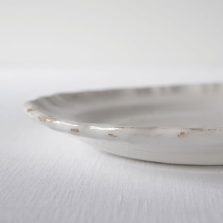 南仏白釉の然りげ無く綺麗な花リムプレート SOUTHERN FRANCE／PLATE SF107