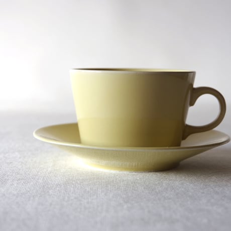 アラビア／キルタ ティーカップ＆ソーサー  ARABIA／KILTA TEA CUP & SAUCER A22