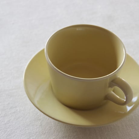 アラビア／キルタ ティーカップ＆ソーサー  ARABIA／KILTA TEA CUP & SAUCER A22