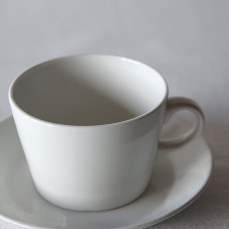 アラビア／キルタ ティーカップ＆ソーサー  ARABIA／KILTA TEA CUP & SAUCER A20