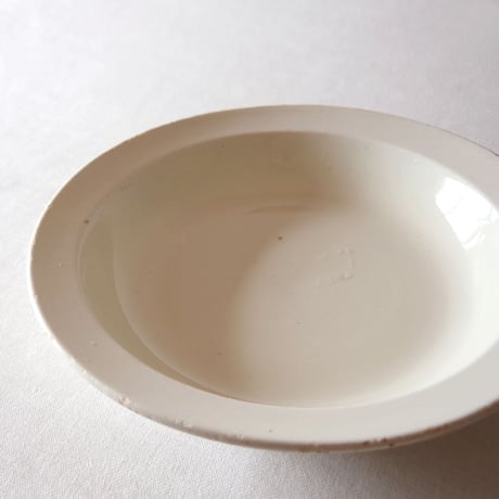 イタリアの肉厚で素朴な生成色の深さのある大きなプレート ITALY／PLATE  IT3