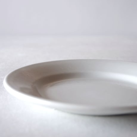 フランスの使い込まれたぽってりとしたプレート FRANCE／PLATE F110