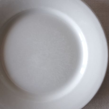 フランスの使い込まれたぽってりとしたプレート FRANCE／PLATE F110