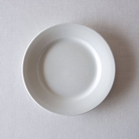 フランスの使い込まれたぽってりとしたプレート FRANCE／PLATE F110